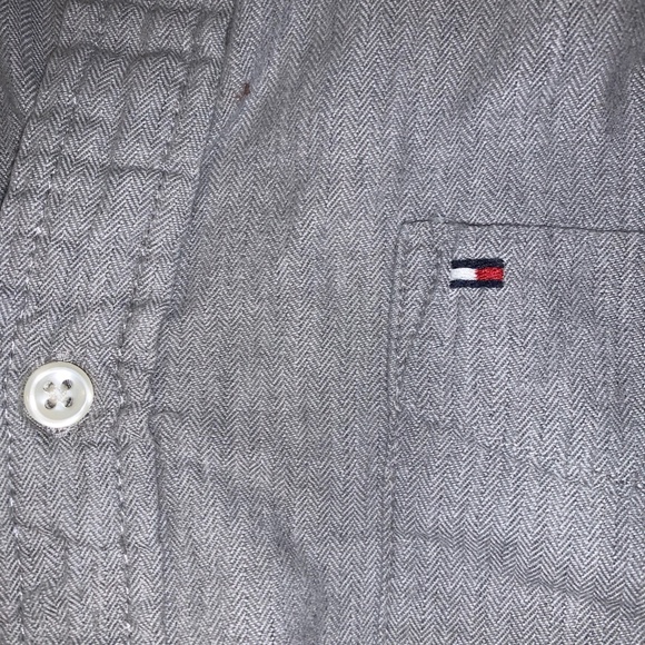 Size L Tommy Hilfiger Long Sleeve Button Down - Picture 4 of 4